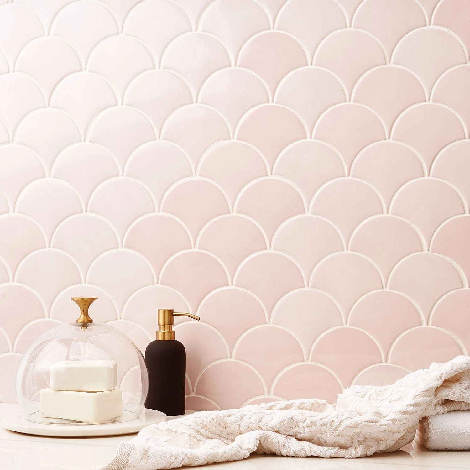 Bond Tile Riptide Rose 2.44 In. X 5 In. Fish Scale Polished Ceramic Wall Tile (48 Pieces 4.06 Sq. Ft. / Case) 2 Bond Tile Riptide Rose 2.44 In. X 5 In. Fish Scale Polished Ceramic Wall Tile (48 Pieces 4.06 Sq. Ft. / Case) - Image 2