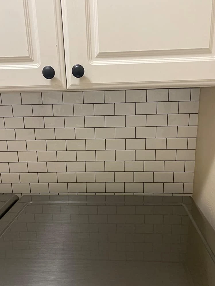 Crystiles 12"x12" Subway White Vinyl Peel And Stick Backsplash Tile, Pro Series Thicker Version, 4-Sheet Pack 5 Crystiles 12"x12" Subway White Vinyl Peel And Stick Backsplash Tile, Pro Series Thicker Version, 4-Sheet Pack - Image 5