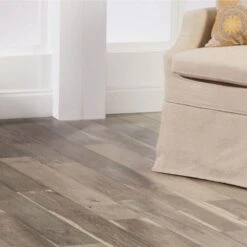 Home Decorators Collection Cross Sawn Oak Gray 12 Mm Thick X 5-31/32 In. Wide X 47-17/32 In. Length Laminate Flooring (13.82 Sq. Ft. / Case) -Floor Promotion Store 9e51a4b93c89ee86353041d64bf62b7f 1800x1800