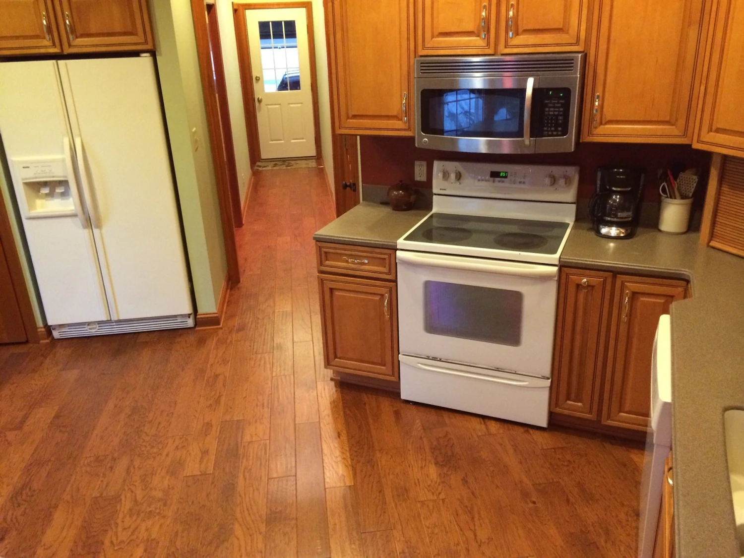 BuildDirect Hickory - Winston Hickory 1.5mm Thick RLX5" Engineered Hardwood Flooring (17.5 Sq Ft Per Box) 3 BuildDirect Hickory - Winston Hickory 1.5mm Thick RLX5" Engineered Hardwood Flooring (17.5 Sq Ft Per Box) - Image 3