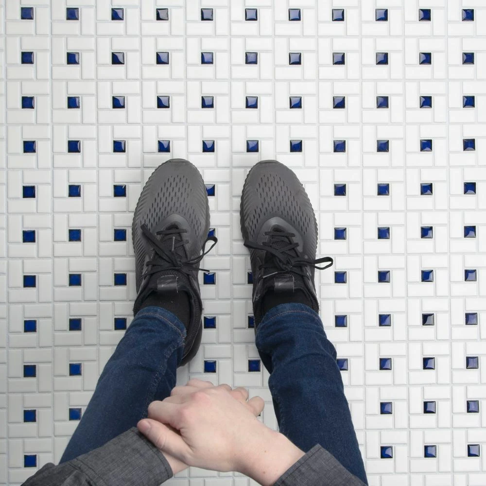 Merola Tile Spiral Blue And White 12-1/2 In. X 12-1/2 In. X 6 Mm Porcelain Mosaic Tile (11.07 Sq. Ft. / Case) 11 Merola Tile Spiral Blue And White 12-1/2 In. X 12-1/2 In. X 6 Mm Porcelain Mosaic Tile (11.07 Sq. Ft. / Case) - Image 11